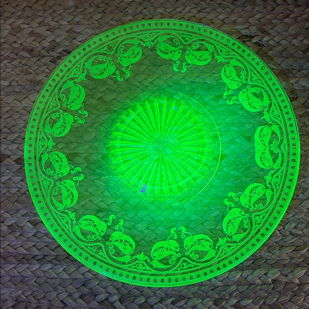 Vintage Uranium Green Depression Glass Plate – Scroll Design